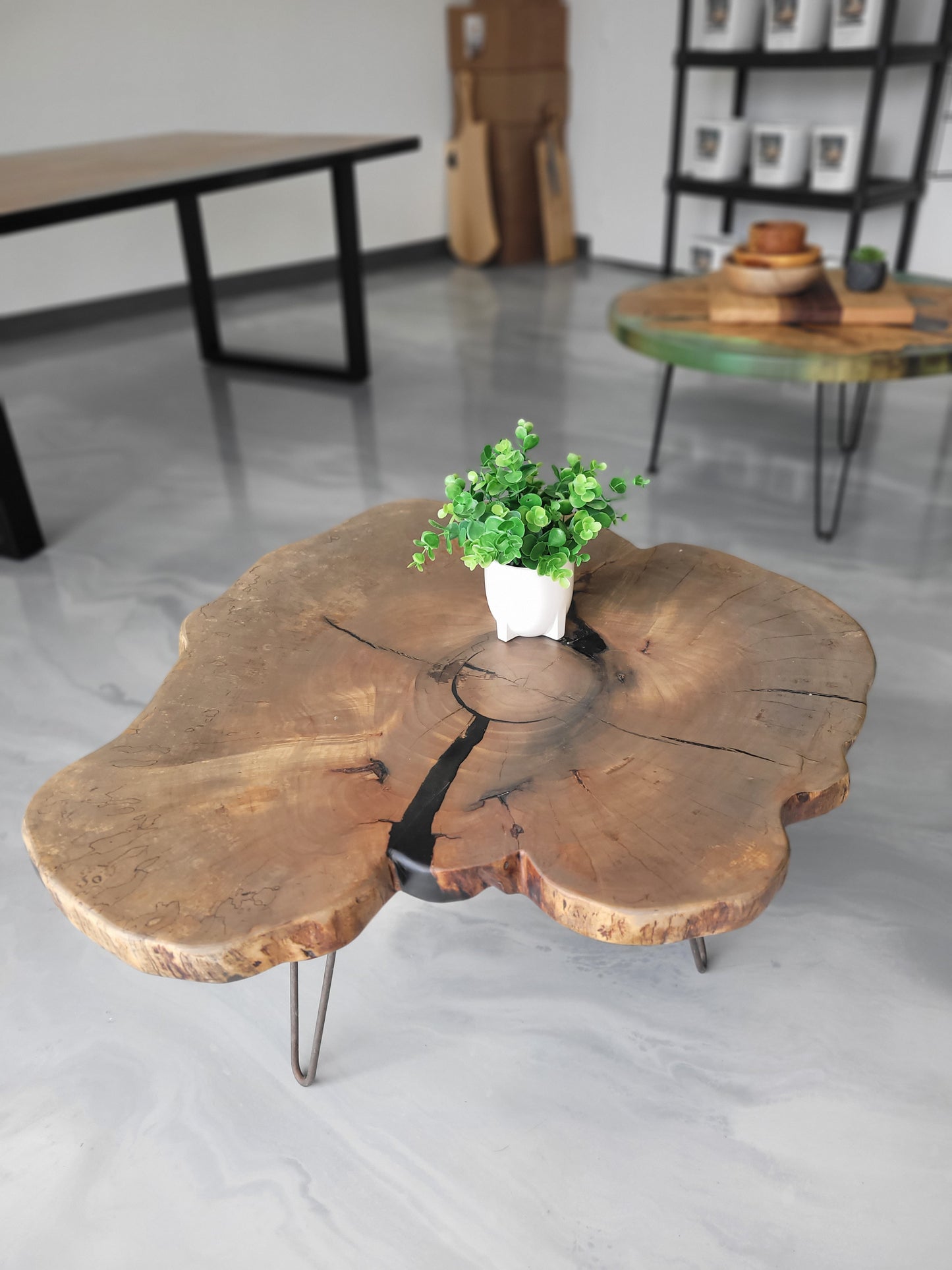 Table rivière tronc, coockie d'érable centenaire, fini (Rubio monocoat HGREY)