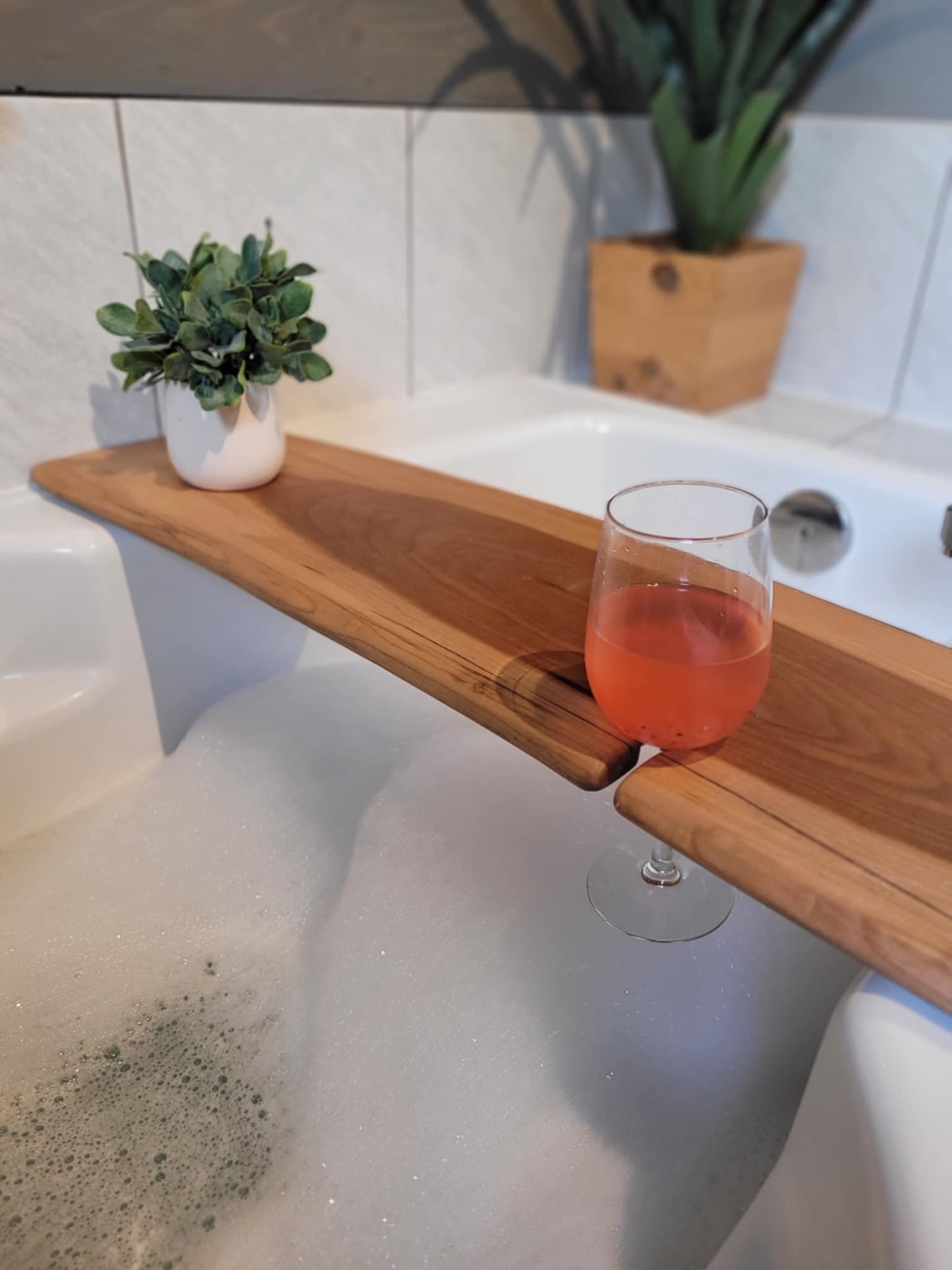 Plateau de bain en cerisier et epoxy