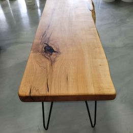 Banc d'entrée / table en érable et epoxy