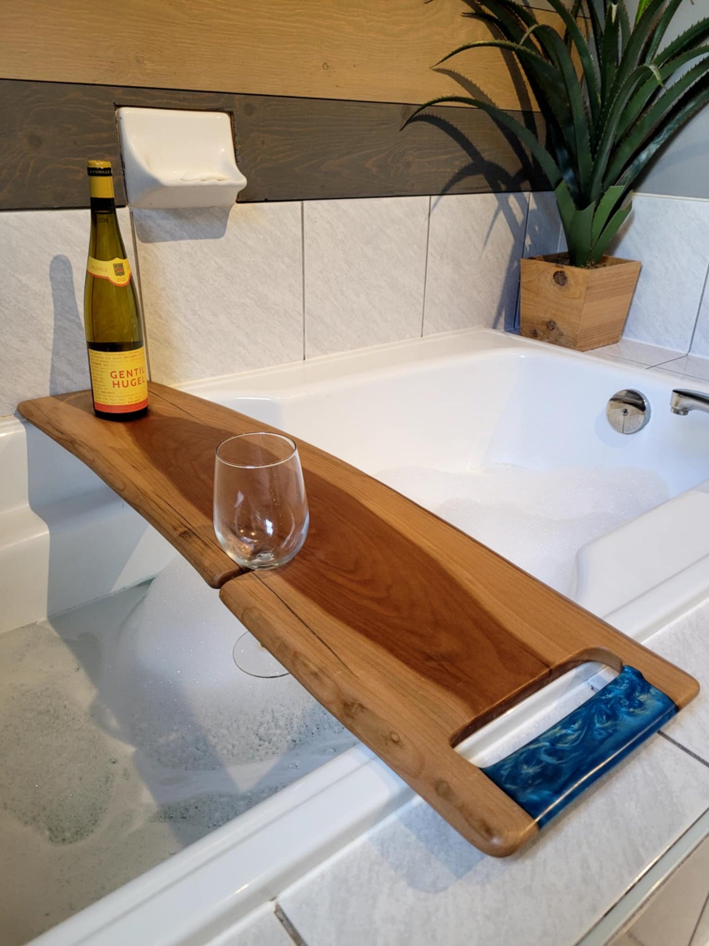 Plateau de bain en cerisier et epoxy