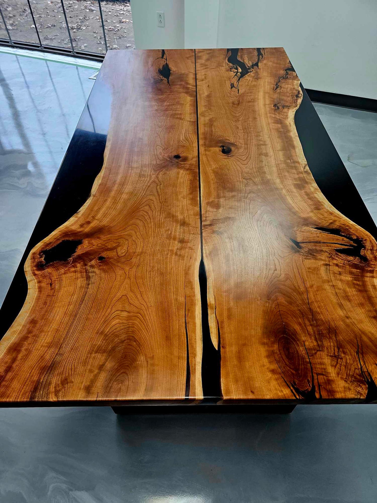 Table en cerisier et epoxy