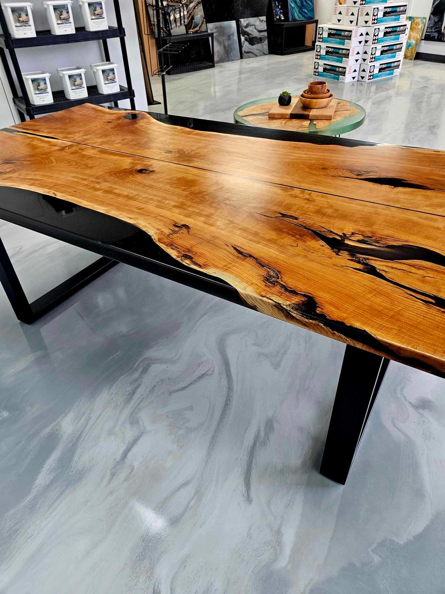 Table en cerisier et epoxy